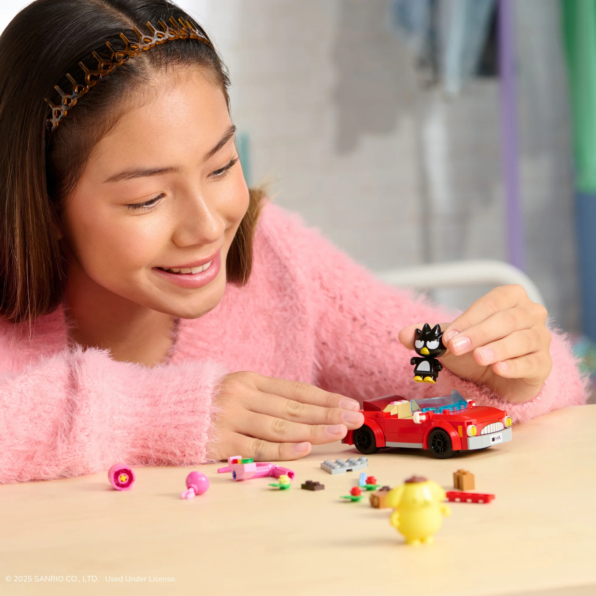 Hello Kitty and Friends Badtz-maru’s Convertible Building Set - Image 4