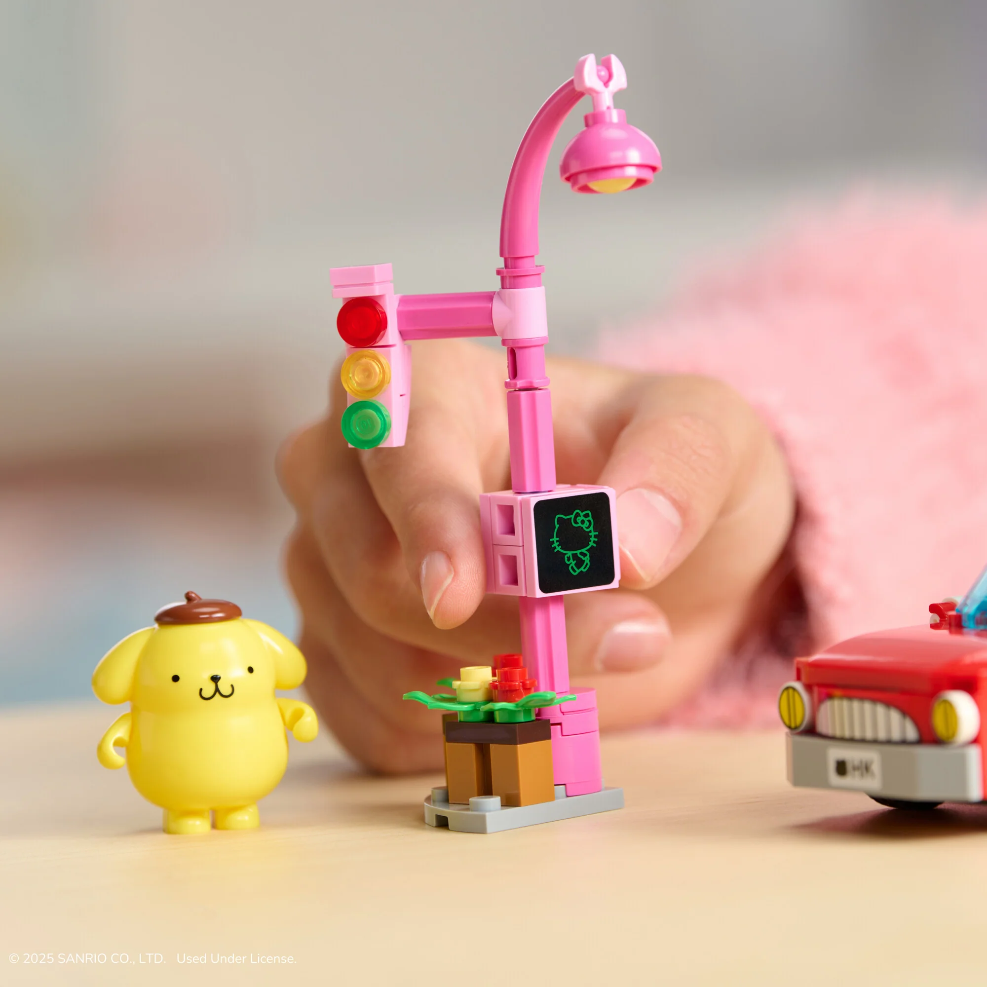 Hello Kitty and Friends Badtz-maru’s Convertible Building Set - Image 5